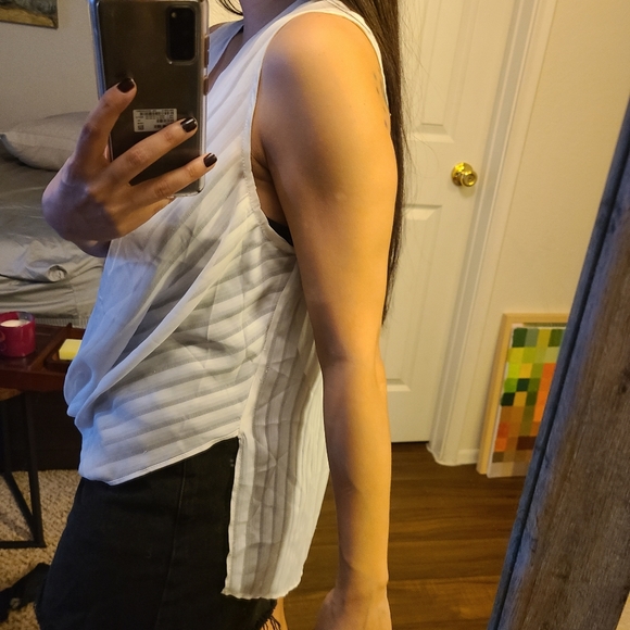 LOVE TREE minimal white sheer high low spli… - Picture 3 of 8